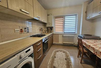 Apartament cu 3 camere decomandat, mobilat în Podu Roș - 3