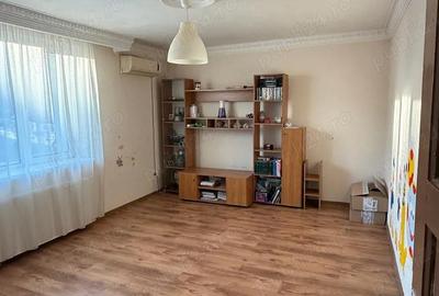 Apartament cu 2 camere decomandat în Cartierul Traian - 1