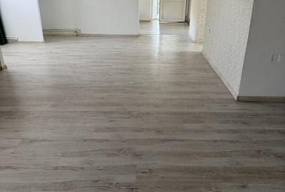 Spațiu comercial, de 100 mp, în Ultracentral - 4