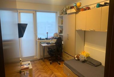 Apartament cu 3 camere decomandat în Piața Centrală - 13