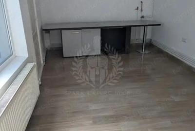 CASA / SPATIU FORMAT DIN 2 CORPURI // CURTE 150 MP // 3 BAI - 4