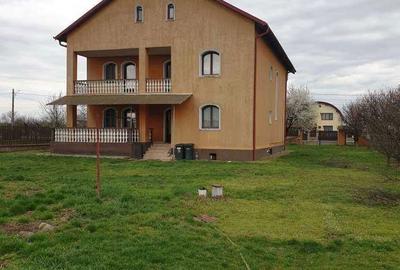 Casă cu 4 camere decomandat în Central - 7