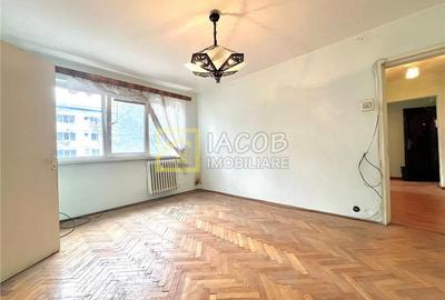 Apartament cu 3 camere semidecomandat în 9 Mai - 5