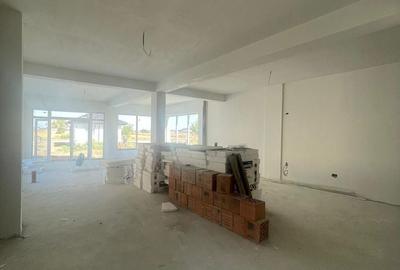 Spațiu comercial, de 125 mp, în Central - 6