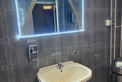 Spațiu comercial, de 98 mp, în Central - 1