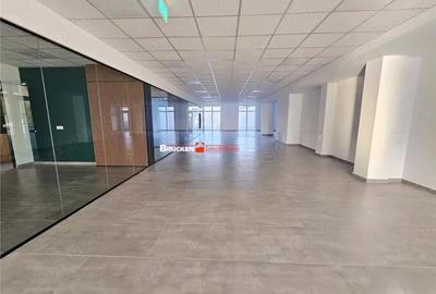 Spațiu comercial, de 261 mp, în Central - 9