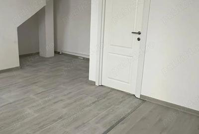 Spațiu comercial, de 90 mp, în Central - 7