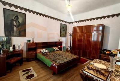 Casă individuală cu 8 camere cu Canalizare în Tomis II - 4