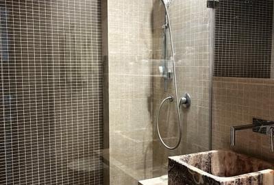 Apartament 2 camere, etaj parter cu curte interioară, metrou OBOR - 2