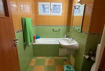 Apartament cu 3 camere decomandat, mobilat în Dristor