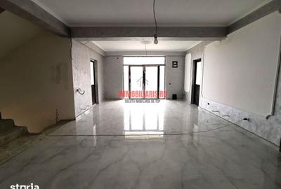 Casă cu 8 camere cu Teren 250 Mp în Titan - 16