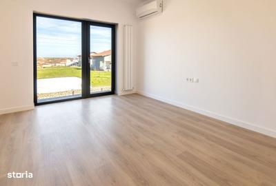 Casă cu 4 camere cu Garaj în Corbu - 3