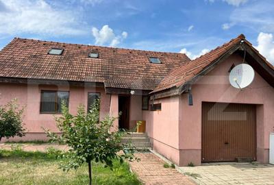 Casă cu 3 camere cu Teren 875 Mp în Botizului - 2