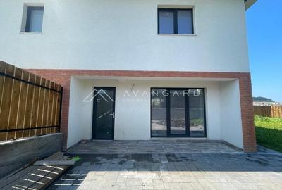 Casa cuplata de vanzare - pret avantajos, priveliste frumoasa, Chinteni