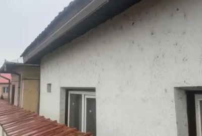 Casă cu 2 camere cu Teren 1000 Mp în Central - 7