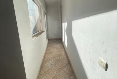 Casă cu 7 camere cu Canalizare în Bucur Obor - 5
