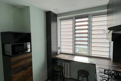 Garsonieră decomandată în 1 Mai