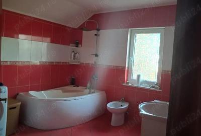 Casă cu Teren 380 Mp în Central - 5