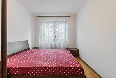 Apartament cu 3 camere decomandat, mobilat în Tractorul - 13
