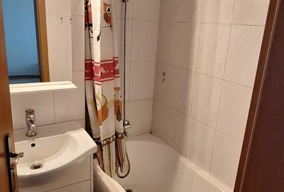Garsonieră decomandată în Muncii