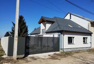 Casă cu 4 camere cu Teren 290 Mp în Central - 10