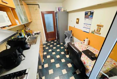Apartament cu 2 camere decomandat în Republicii