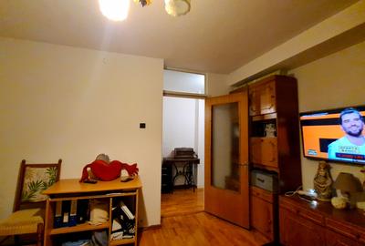 Apartament cu 3 camere decomandat în Răcădău - 3
