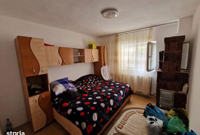 Casă cu 5 camere cu Teren 600 Mp în Voinești - 10