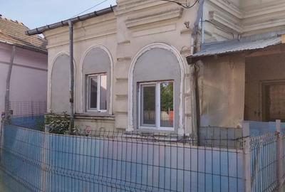 Casă cu 2 camere decomandat în Est - 1