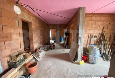 Casă cu 5 camere cu Teren 2100 Mp în Central - 2