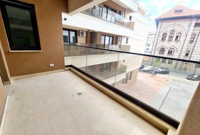 Apartament cu 3 camere în Central - 13