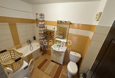 Apartament cu 3 camere semidecomandat, mobilat în Florești - 12