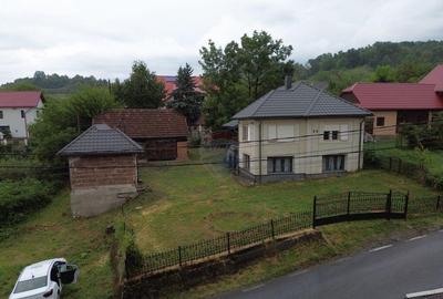 De vanzare casa din caramida cu teren zona Pensiun... - 1