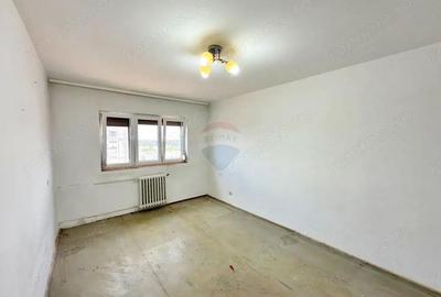 Apartament cu 3 camere, cartier Aurel Vlaicu, etaj intermediar Apartament cu 3 camere, cartier Aurel Vlaicu, etaj intermediar - 1