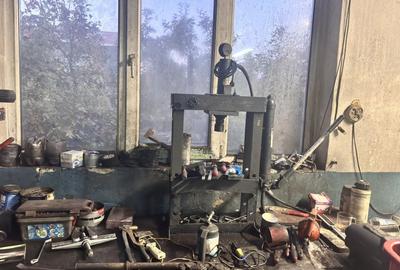 AFACERE LA CHEIE -  SERVICE AUTO - 2