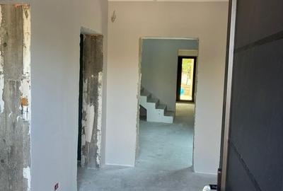 Casă cu 4 camere în Dumbrăvița - 13