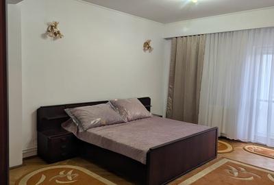 Apartament cu 4 camere decomandat, mobilat în P-ța Victoriei - 14