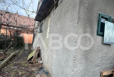 Casă cu 3 camere cu Canalizare în Trei Stejari - 1