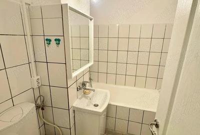 Garsoniera dristor-metrou 5 minute - 2