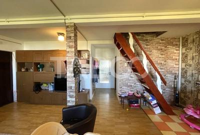 Apartament cu 3 camere decomandat, mobilat în Vasile Aaron - 4