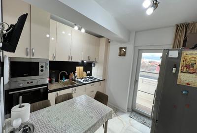 Apartament cu 3 camere decomandat, mobilat în 1 Mai - 9