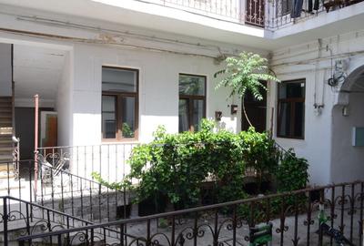 Apartament cu 4 camere circular în Central - 1