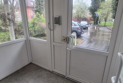 Apartament cu 4 camere decomandat în Drumul Taberei - 23