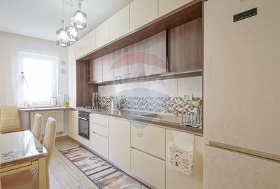 Apartament cu 2 camere decomandat, mobilat în Tractorul - 7