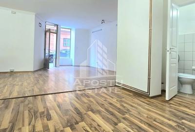 Spatiul comercial central - 3