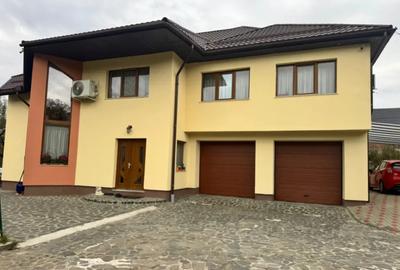 Casă cu 5 camere cu Teren 1310 Mp în Central