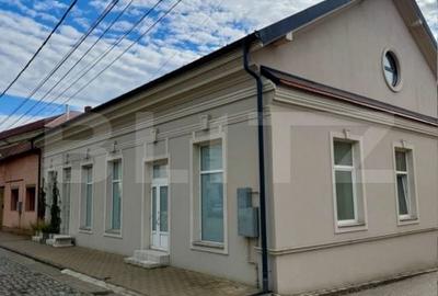 Spațiu comercial, de 200 mp, în Central - 3