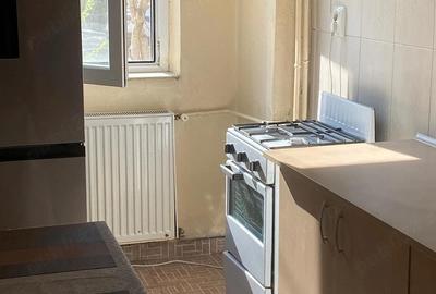 Garsonieră decomandată în Decebal - 1