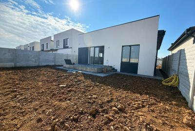 Casa Individuala Moderna / 4 Camere / 2 Bai / Teren 330 mp Casa Individuala Moderna / 4 Camere / 2 Bai / Teren 330 mp - 2