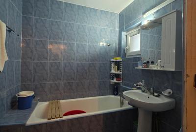 Apartament cu 3 camere decomandat în Titan - 8